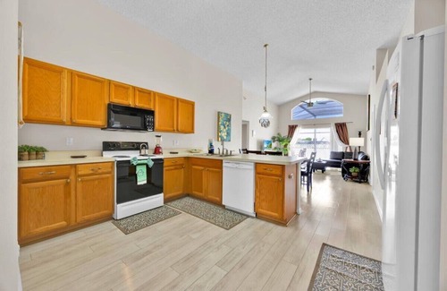 Westridge Casa | 4Bed 3Bath Private Pool Sunrise Retreat