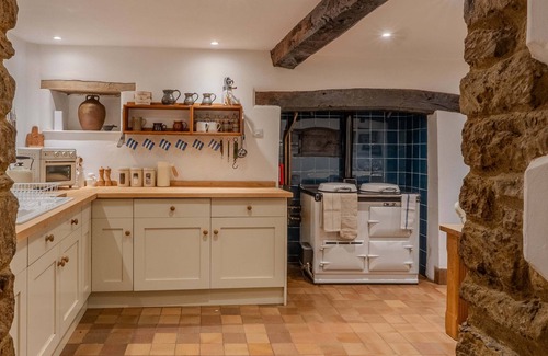 Chipping Norton Casa | 4Bed Thatched Cottage in Oxfordshire