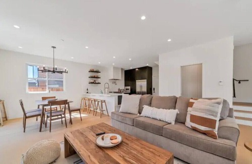 El Granada Casa | 4BR/2.5BA Home 3 Blocks to Beach