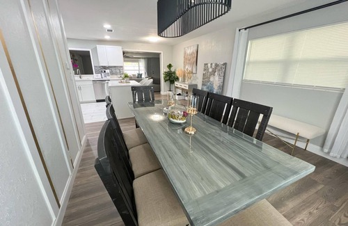 Oak Ridge Casa | 4BR/2.5BTH Beautiful Home with Covered Patio