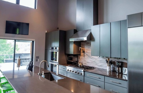 Waitsfield Casa | ‼️4BR Mountain Retreat | Hot Tub + 2 Master Suites