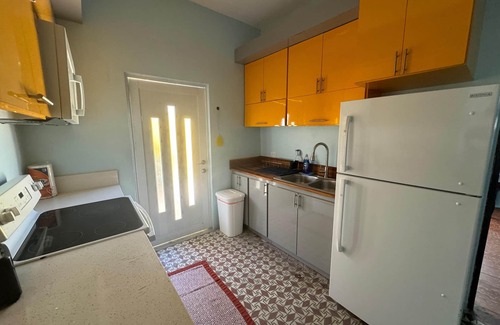 Arecibo Pueblo Apartamento | Centrally-located 4BR-2BA in Arecibo Near Beach UNIT 1