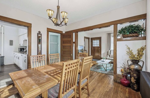 Merriam Park Casa | 4BR/2BA Home in Charming St. Paul - Sleeps 10!