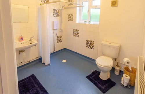 Ipswich Casa | Rands Lodge 4 Bedroom Home