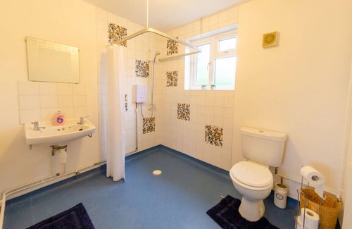 Ipswich Casa | Rands Lodge 4 Bedroom Home