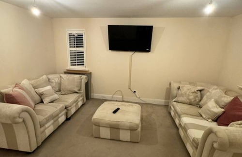 Colchester Casa | 4BR 2BATH Home in Colchester Perfect for Big Group