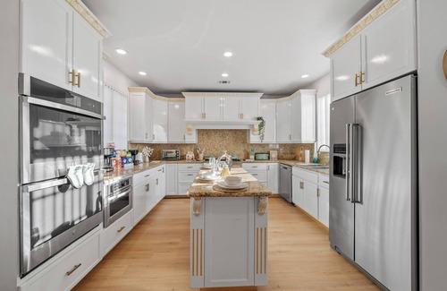 Rancho San Diego Casa | 4BR/2Bth, Pool, View, 4 Parking, King Bed, Big Yard