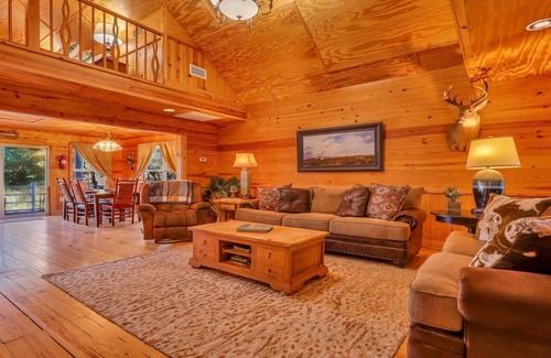 Waynesville Casa | 4BR/3BA Cabin on Satilla River | Sleeps 12 | Adventure Awaits