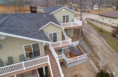 Osage Beach Casa | La Casa Paradise Beautiful 4 BR / 3 BA 2 Slip dock con Yacht Slip.