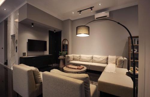 Binh Thanh Villa | 4br 4ba Villa w Outdoor BBQ Pickleball Party