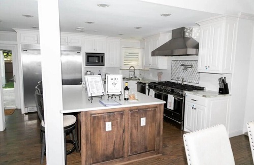 Plano Casa | 4BR & 4BTH w/ Tennis Crt & Pool
