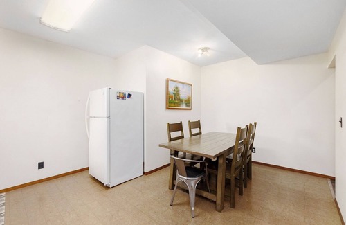 Lennox Apartamento | 4BR Basement