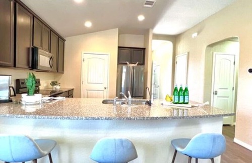 Medina Valley Casa | 4BR Boho Perfect for Families & Groups, Sleep 8, Ideal for Lackland AFB