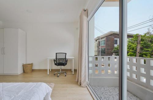 Bang Khen Apartamento | 4BR Cozy House with Local Views and Cafes