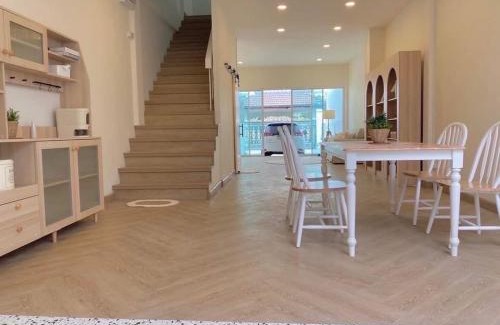 Bang Khen Apartamento | 4BR Cozy House with Local Views and Cafes