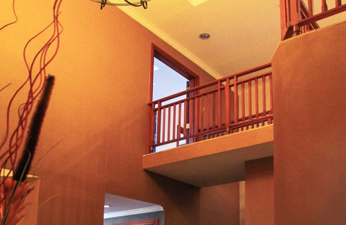 Tanjung Duren Utara Apartamento | 4BR Cozy Tropical Retreat Penthouse
