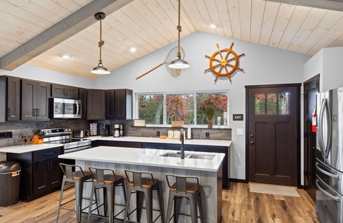Rome Casa | 4BR, Dog Friendly, Pool Table, Fireplace