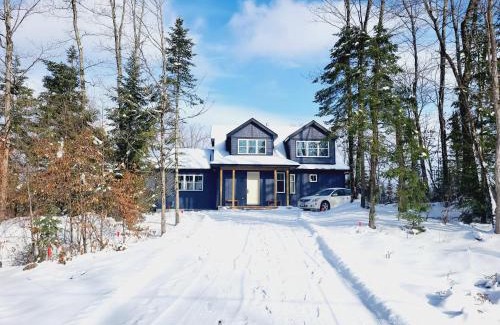 Lake of Bays Casa | 4BR Entire private modern cottage - Hilltop view
