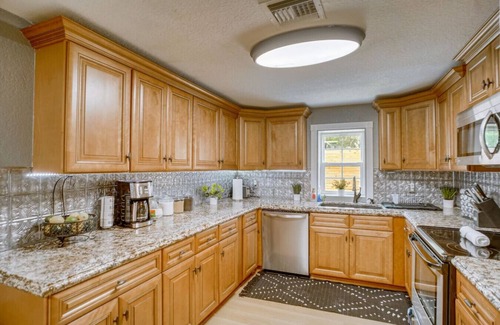 Vero Beach Casa | 4BR Family Getaway |Game Room| 2mi to Wabaso Beach