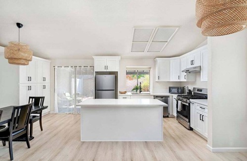 Riverside Casa | 4BR Family Home | Large Yard, Parking, Remodeled