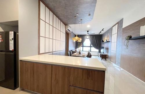 Taman Pertama Apartamento | 4BR Family Room MVertica near MRT by RumaBnB