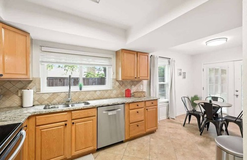 Flower Mound Casa | 4BR Gem Near Trails S