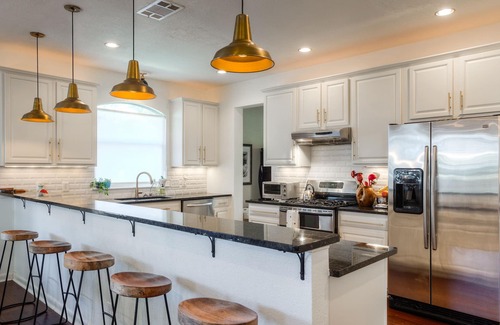Travis Country Casa | 4BR Hill Country Home, SXSW, ACL, F1, X-Games