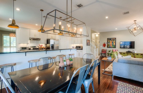 Travis Country Casa | 4BR Hill Country Home, SXSW, ACL, F1, X-Games
