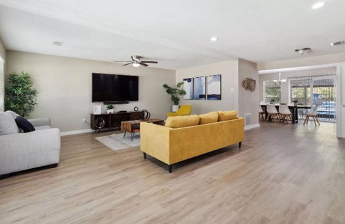 Dallas Casa | 4BR Home with Pool in Dallas