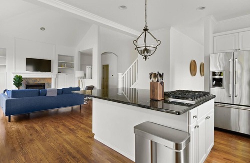 Sammamish Casa | 4BR House in Sammamish w/Office