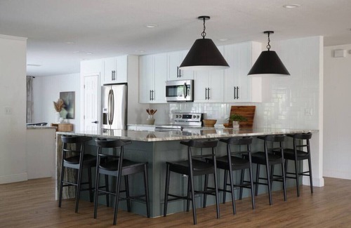 Whitfield Casa | 4BR Htd Pool-Golf View/Near IMG/Siesta/Lido Beach