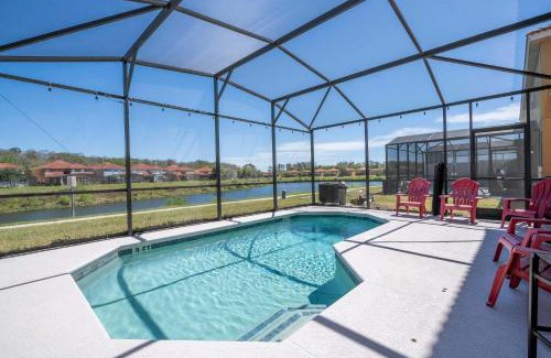 Bellavida Casa | 4BR Lakefront - Themed Rooms - Pool & BBQ!