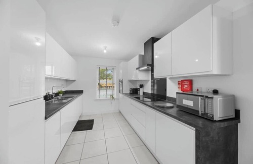 Killingbeck Casa | 4BR Leeds Home Perfect for Long Stays Free Parking