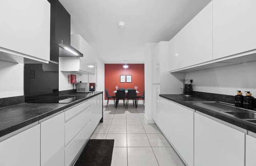Killingbeck Casa | 4BR Leeds Home Perfect for Long Stays Free Parking