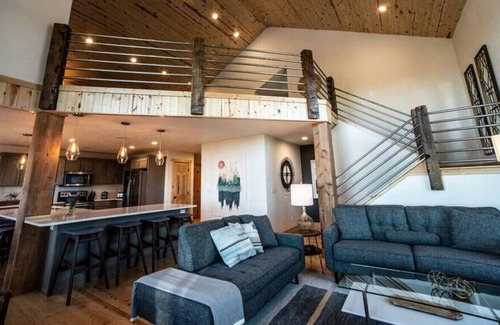 Lead Chalet De Esquí | 4BR Little Hope Chalet at Terry Peak with Hot Tub!