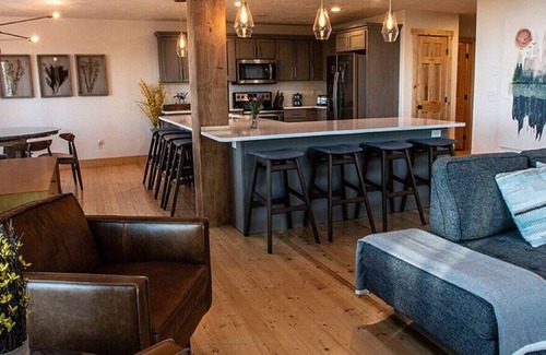 Lead Chalet De Esquí | 4BR Little Hope Chalet at Terry Peak with Hot Tub!
