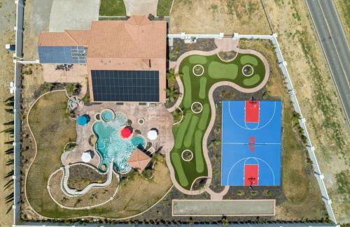 Tracy Villa | 4BR LUXURY ENTERTAINMENT OASIS