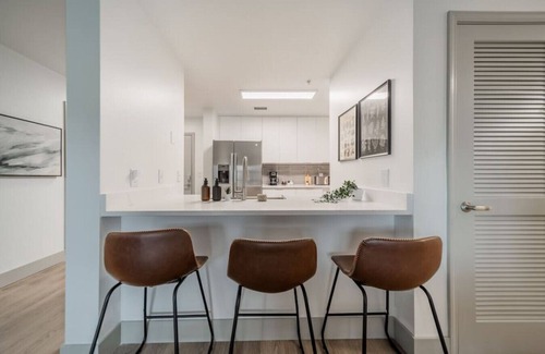 Third Ward Apartamento | Modern 4BR 3 Kings Uptown Free Parking