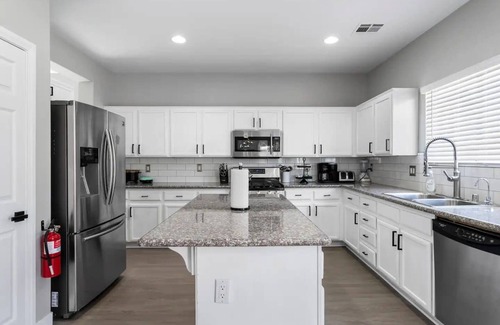 North Las Vegas Casa | 4BR Modern Pool and Billiard
