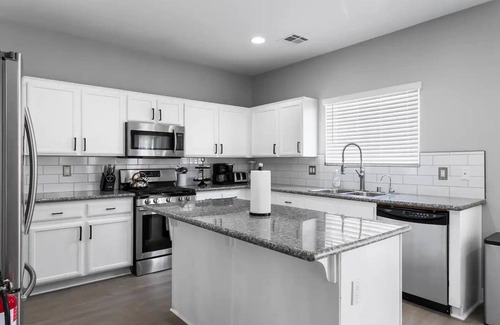 North Las Vegas Casa | 4BR Modern Pool and Billiard