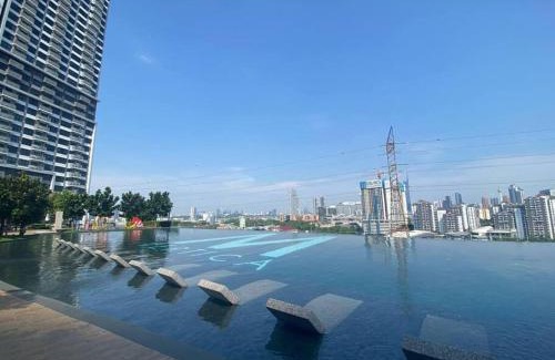 Taman Pertama Apartamento | 4BR Modish Room MVertica Near MRT by RumaBnB