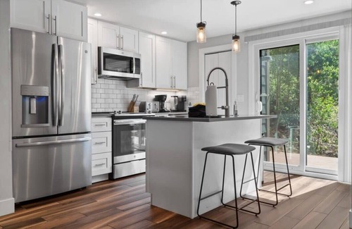 Dunkin Hill Casa | 4BR Mt Baldy Townhome On Bus Route