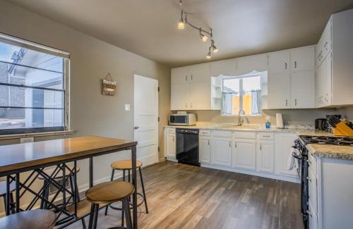 East Colorado Springs Casa | 4BR Olympic Training Center with Grill