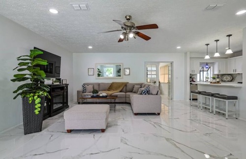 Ocala Casa | 4Br Pool Home Centrally Located in sunny SW Ocala all situated on half acre!