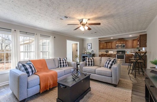 Cartersville Casa | 4BR Ranch Style Home A Mile From Historic Downtown