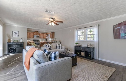 Cartersville Casa | 4BR Ranch Style Home A Mile From Historic Downtown