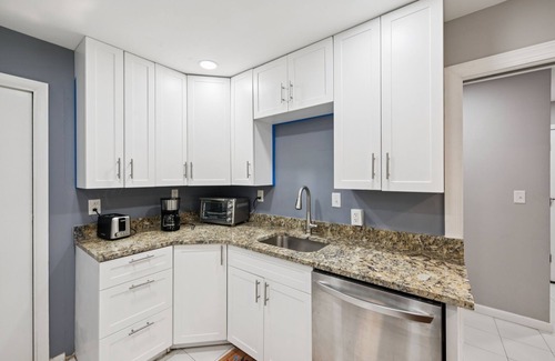 Newark Casa | 4br Retreat Near Christiana Mall & Ud Game Room, Patio, Golf Course View 4 Bedroom Home