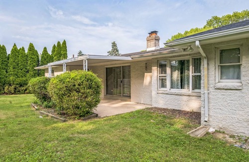 Newark Casa | 4br Retreat Near Christiana Mall & Ud Game Room, Patio, Golf Course View 4 Bedroom Home
