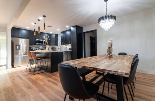 Rancho Oakey Casa | 4BR Retreat w/ Jacuzzi, BBQ & Near Vegas Strip