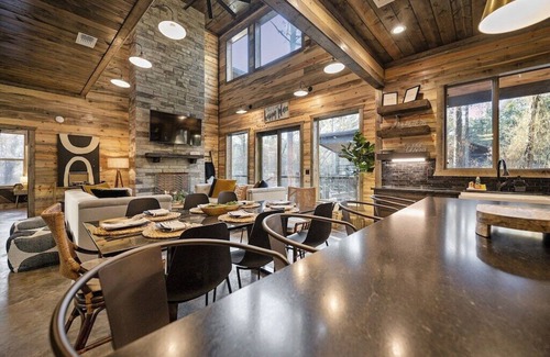 Pickens Cabina | 4BR | Secluded | Foosball, Arcade, Kid Friendly!